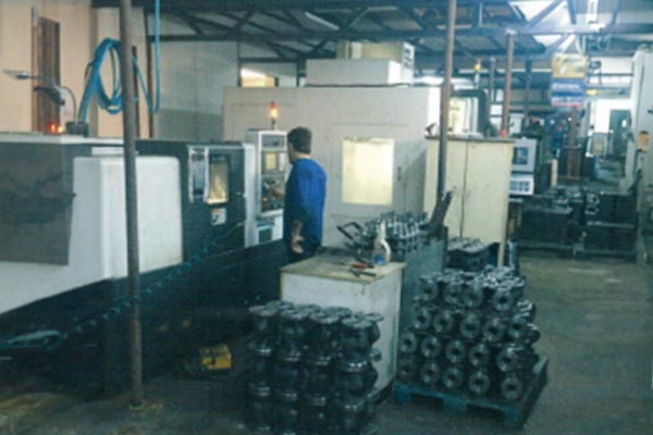 Müşteri Memnuniyeti: Müşterilerimizin ihtiyaç ve beklentilerini en iyi şekilde anlayarak, onlara etkin ve sürdürülebilir çözümler sunmak. Teknik ekibimiz, her türlü sorunu çözmek için uzmanlıkla çalışarak, müşteri memnuniyetini ön planda tutmaktadır.